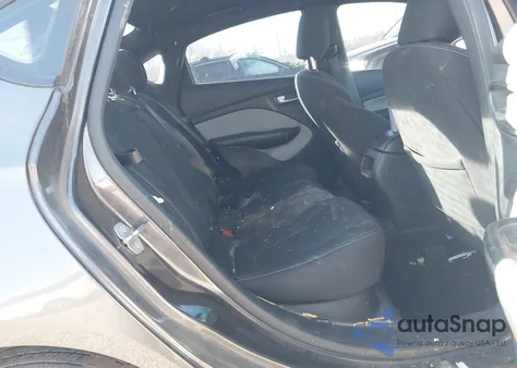 2015 Dodge Dart Sxt z USA, uszkodzony, nr VIN 1C3CDFBB7FD368832